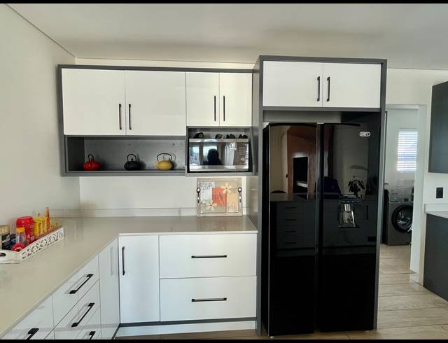 3 BEDROOM HOUSE FOR SALE IN LAGUNA SANDS